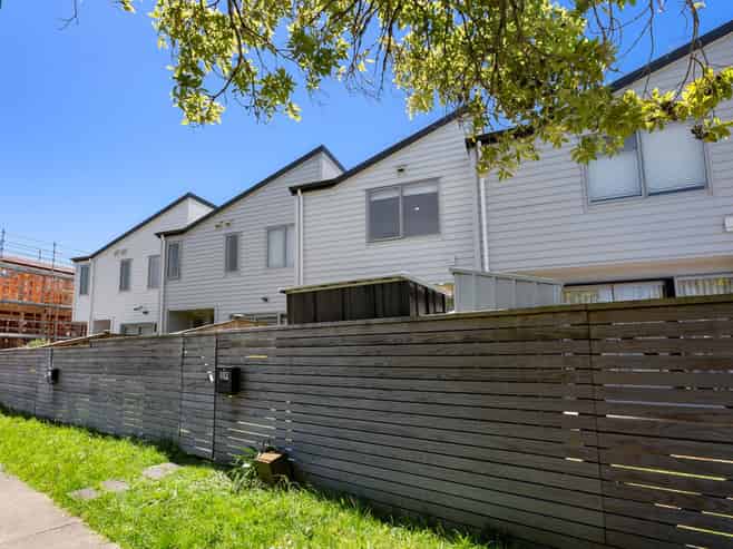 1B Sirius Place, Botany Downs