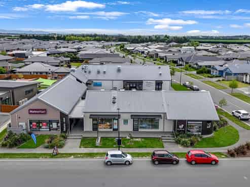 Multi-tenanted suburban retail complex