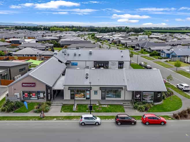 Multi-tenanted suburban retail complex