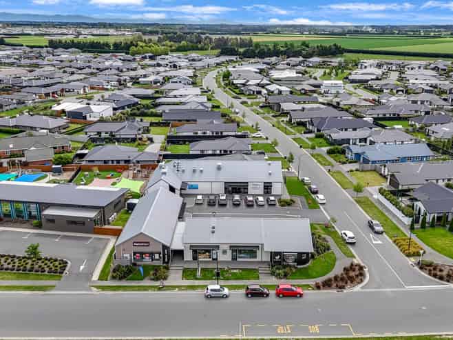 Multi-tenanted suburban retail complex