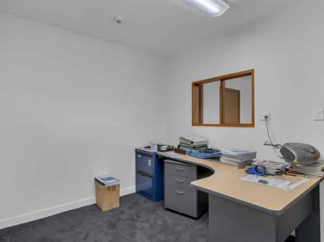 High profile office/warehouse – Birmingham Drive