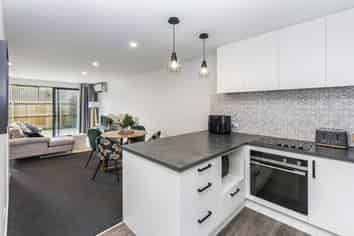 4/677 Worcester Street, Linwood