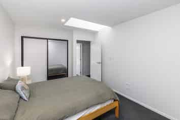 4/677 Worcester Street, Linwood