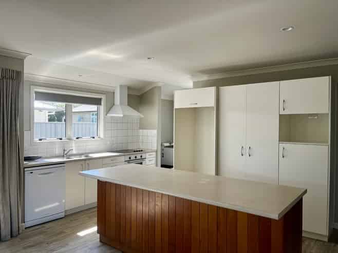 1013b Beatty Street, Mayfair