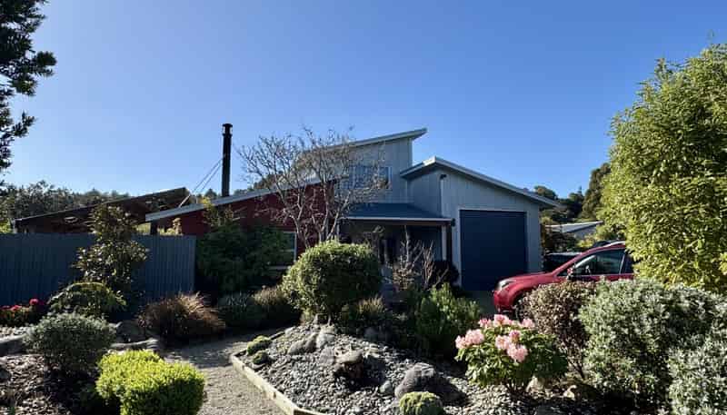 14 Butlers Road, Hokitika