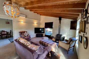 14 Butlers Road, Hokitika