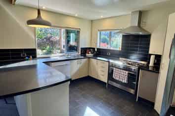 14 Butlers Road, Hokitika