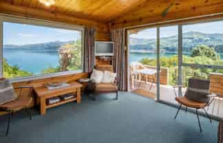 46 Bayview Crescent, Duvauchelle