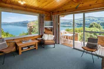 46 Bayview Crescent, Duvauchelle