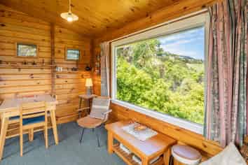 46 Bayview Crescent, Duvauchelle