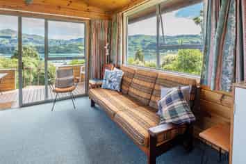 46 Bayview Crescent, Duvauchelle