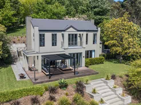 147 Haycock Road, Richmond