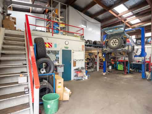 Owner occupy or invest in pole position