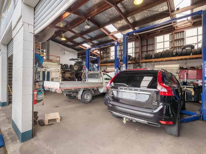 Owner occupy or invest in pole position