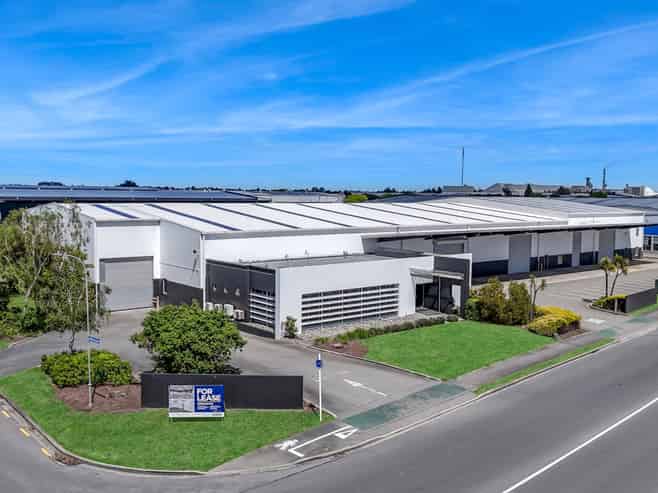 Standout industrial facility with huge profile