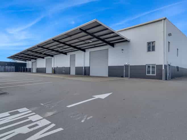 Standout industrial facility with huge profile