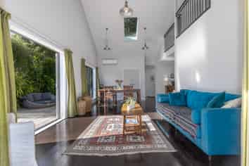 19 Kakariki Grove, Waikanae