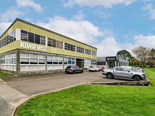 Fully tenanted office investment