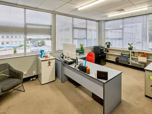 Fully tenanted office investment