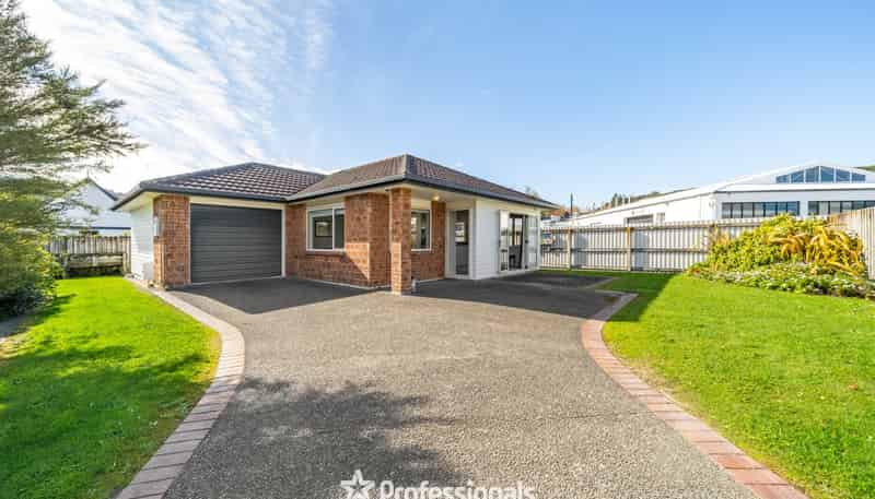 17 Woodland Mews, Wainuiomata