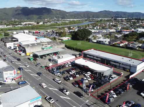 Four units easily converted into one tenancy