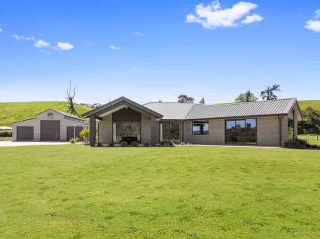 321 Horahora Road, Piarere