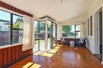 1001 Southland Road, Raureka