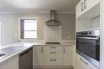 12 Teafields Court, Huntington