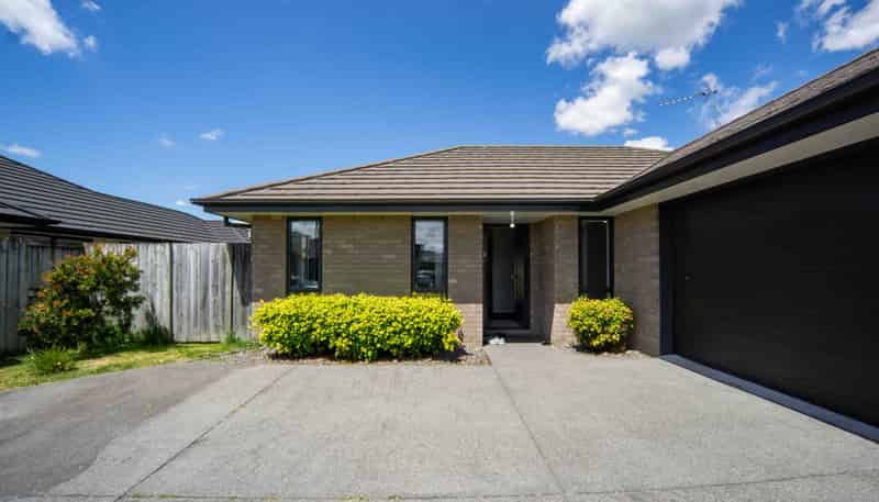 12 Teafields Court, Huntington