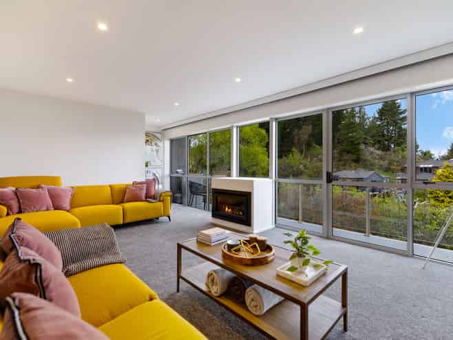 2B Vancouver Drive, Queenstown Hill