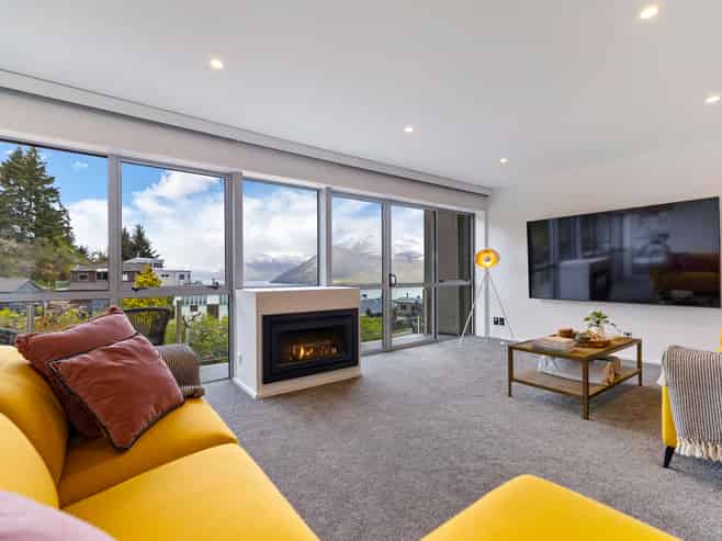 2B Vancouver Drive, Queenstown Hill