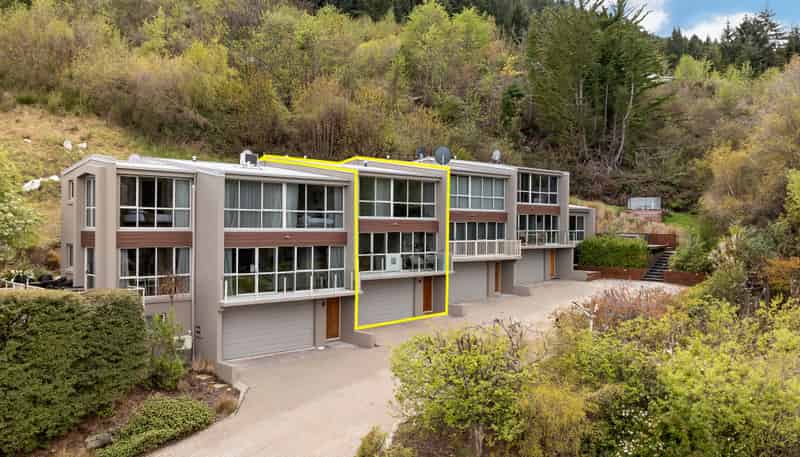 2B Vancouver Drive, Queenstown Hill