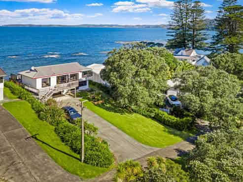 61 Grand View Road, Leigh