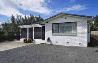 21 Saxbys Road, Glenview