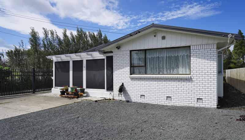 21 Saxbys Road, Glenview