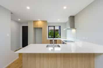 2D Nerita Place, Long Bay