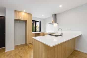 2D Nerita Place, Long Bay