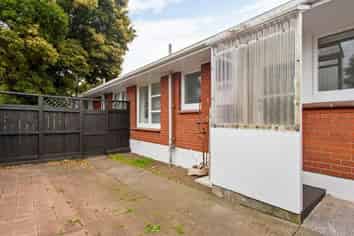 1/208 Preston Road, Otara
