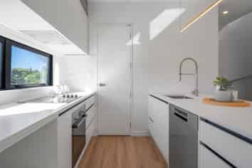 33E St Peters Street, Northcote