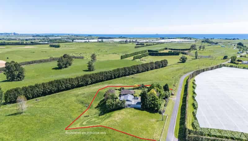 154 Ohinepanea Road, Pukehina