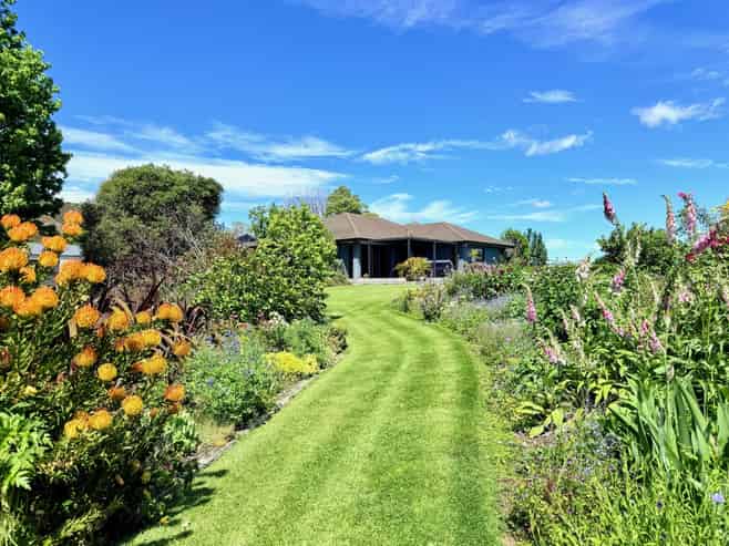 154 Ohinepanea Road, Pukehina