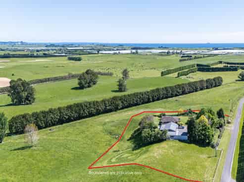 154 Ohinepanea Road, Pukehina