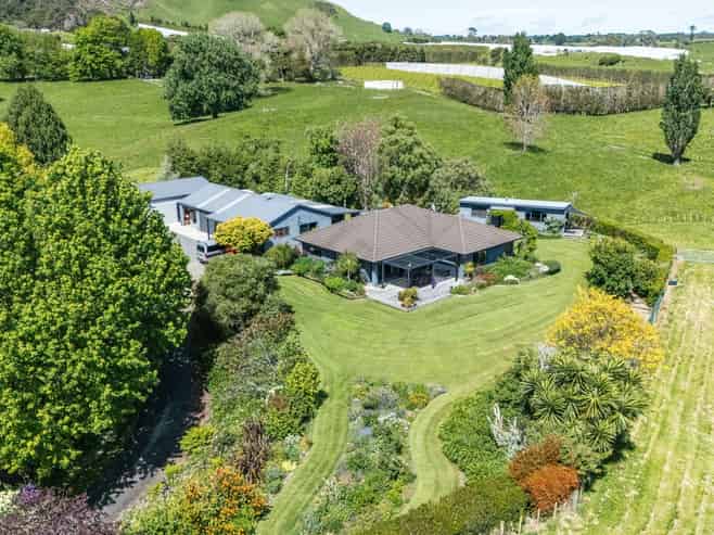 154 Ohinepanea Road, Pukehina