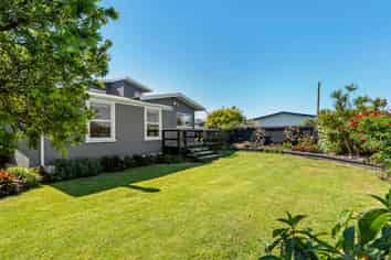 7 Hall Road, Matua
