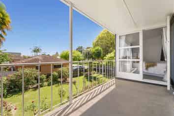 7 Hall Road, Matua