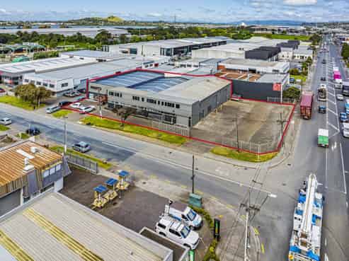 High-profile refurbished industrial