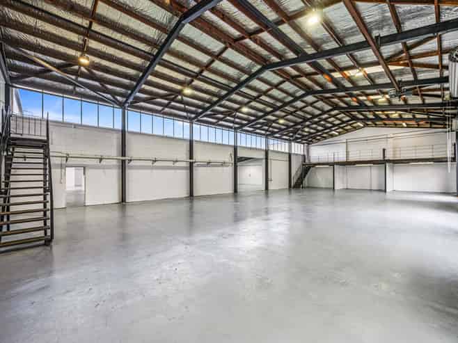High-profile refurbished industrial