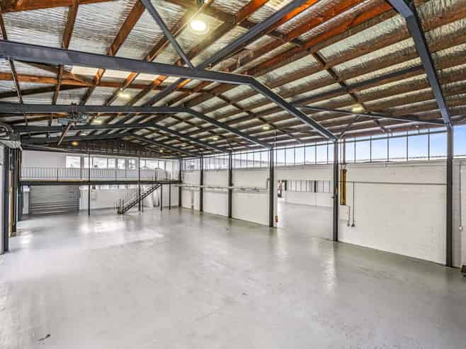 High-profile refurbished industrial