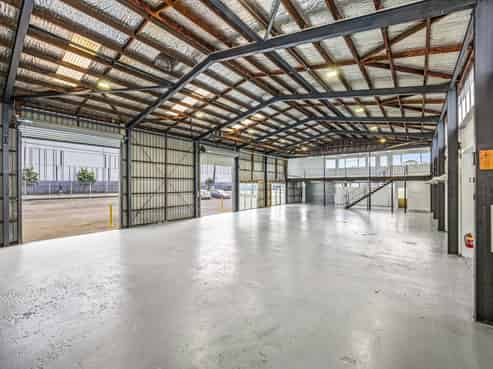 High-profile refurbished industrial