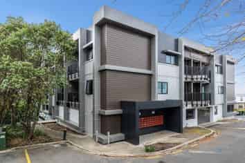 51/241 Hinemoa Street, Birkenhead